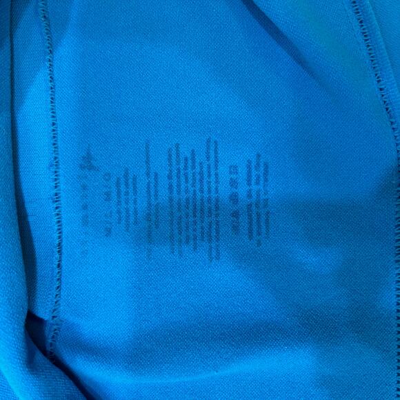 Lululemon Speed Shorts – Blue Multicolor Abstract – Size 8 - Picture 4 of 5